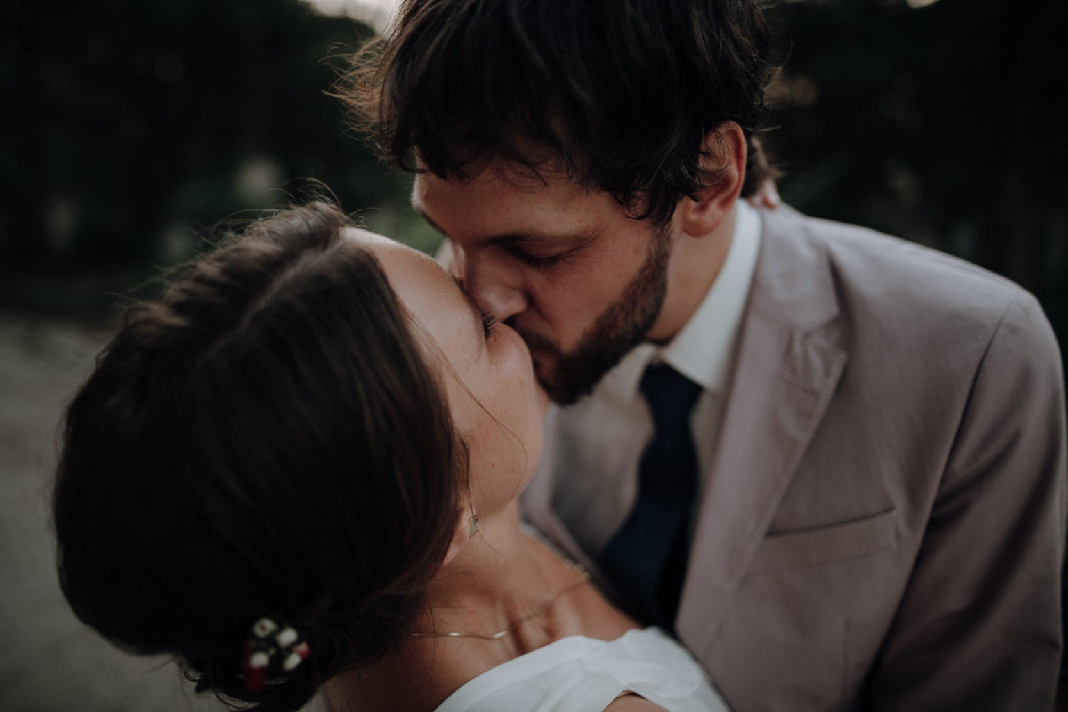 Brautpaar bei Fotoshooting